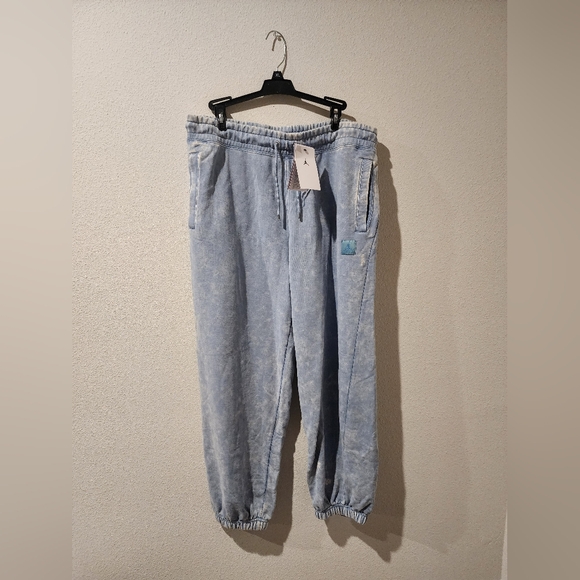 Women's Jordan Flight Fleece Washed Fleece Sweatpants - Picture 6 of 12